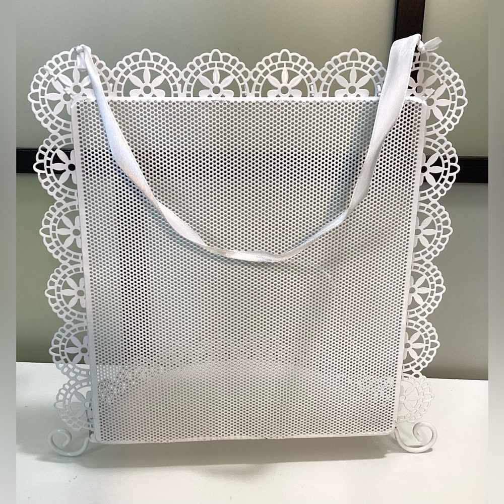 Cute metal mesh Jewelry organizer 10.5”H x 9.5”, 5 hooks - Picture 3 of 3